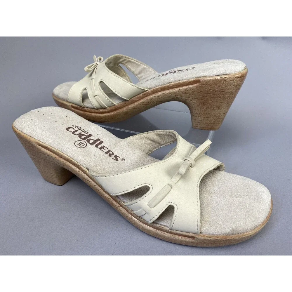 COBBIE CUDDLERS Size 10 Womens Creme Sandal Shoe Open Toe 3